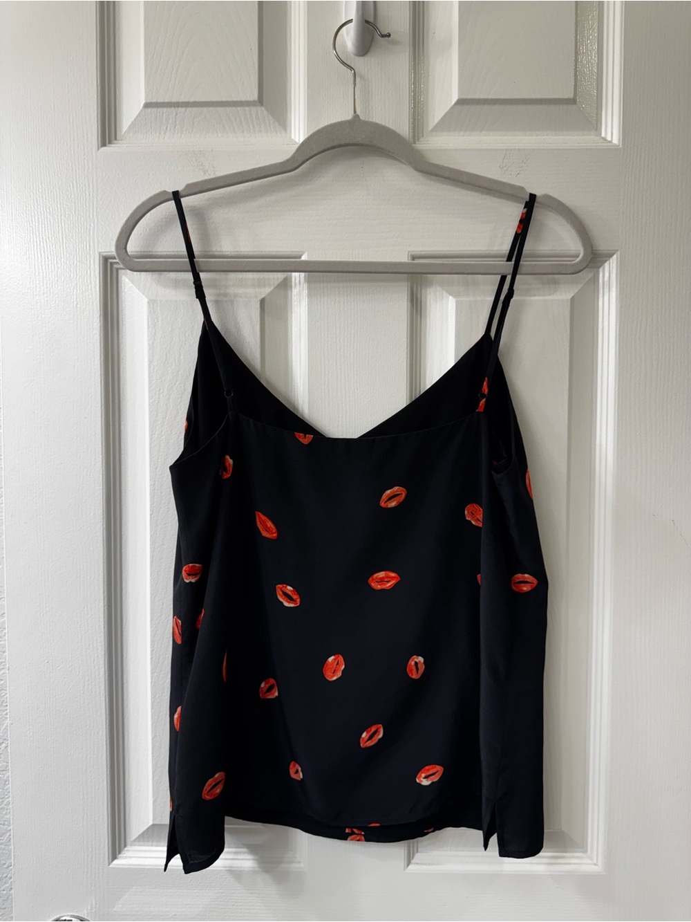 L'AGENCE Jane Camisole Black Silk Spaghetti-Strap Pink Lip Motif Sz SP - Picture 6 of 11